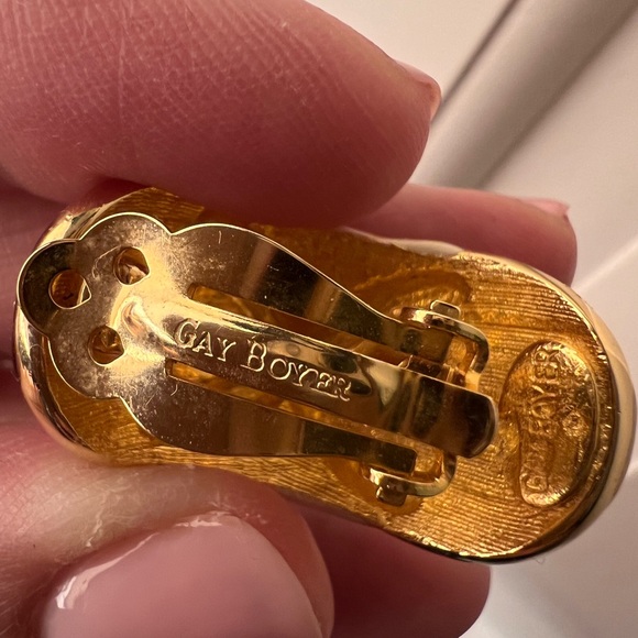 Vintage Gay Boyer Gold and Cream Enamel Clip on Earrings - Picture 2 of 6